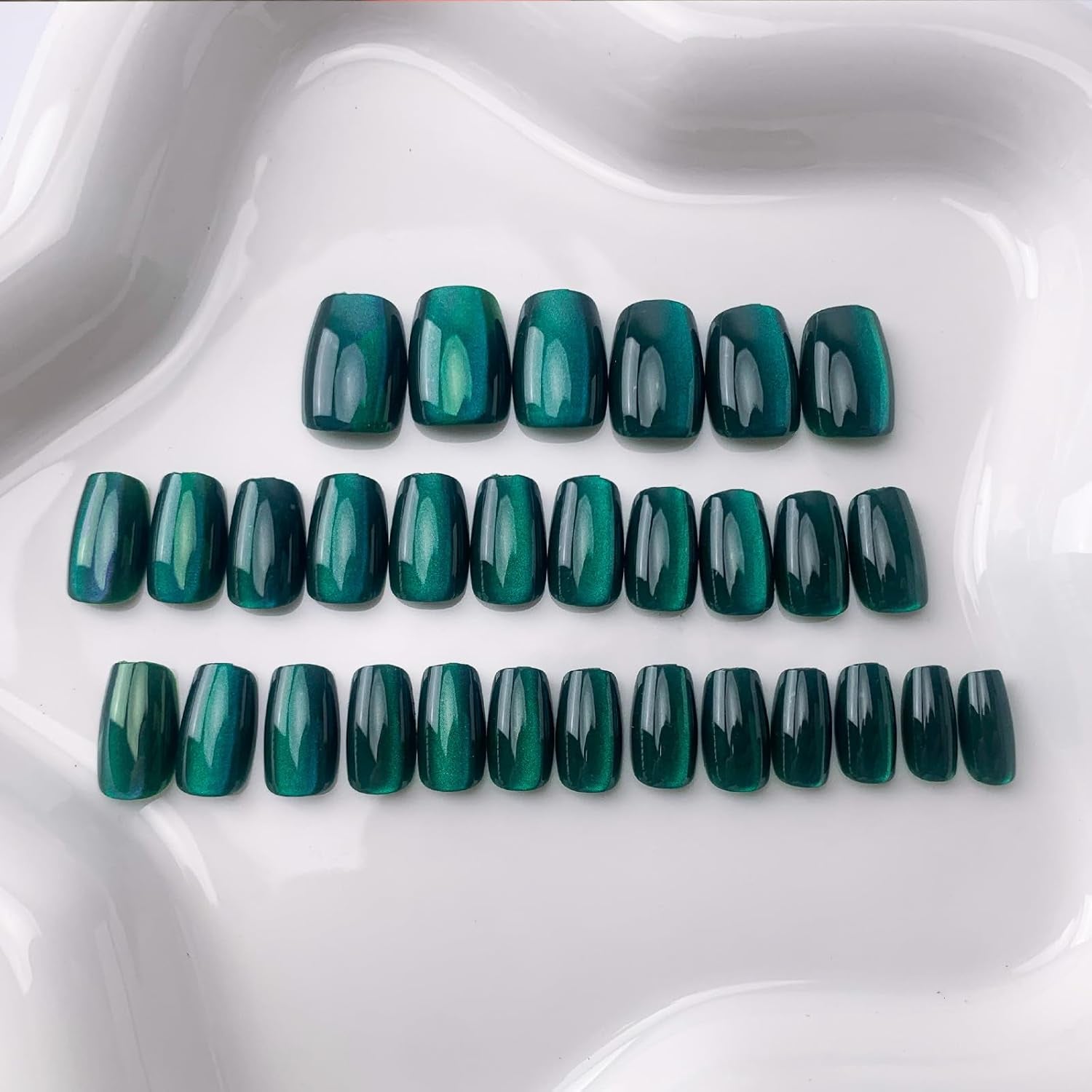 Dark Green Press on Nails Short Square Fake Nails Cat Eye Acrylic Nails Ombre Artificial Glue on Nail Glossy False Nails Xmas Stick on Nail for Women Manicure 30Pcs