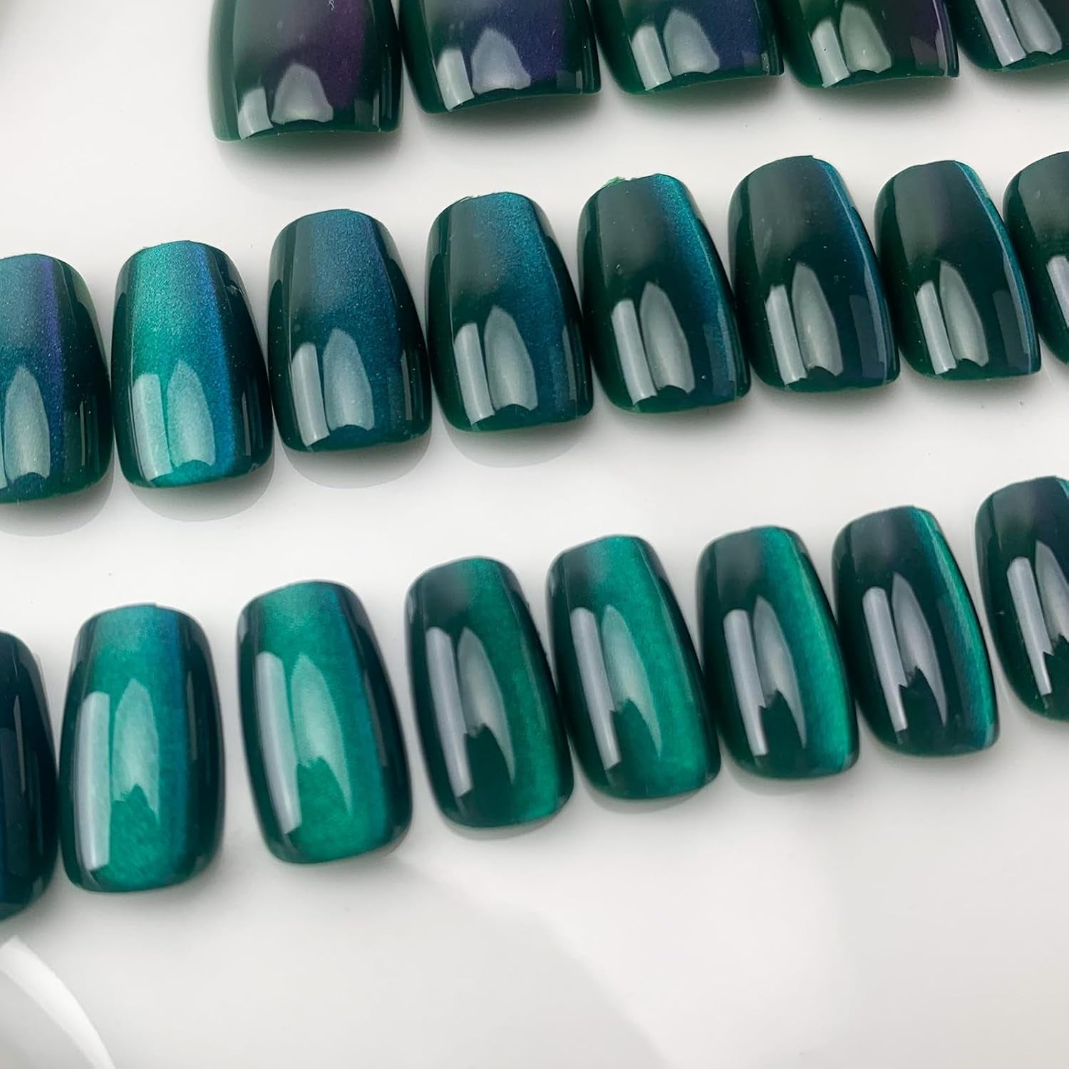 Dark Green Press on Nails Short Square Fake Nails Cat Eye Acrylic Nails Ombre Artificial Glue on Nail Glossy False Nails Xmas Stick on Nail for Women Manicure 30Pcs