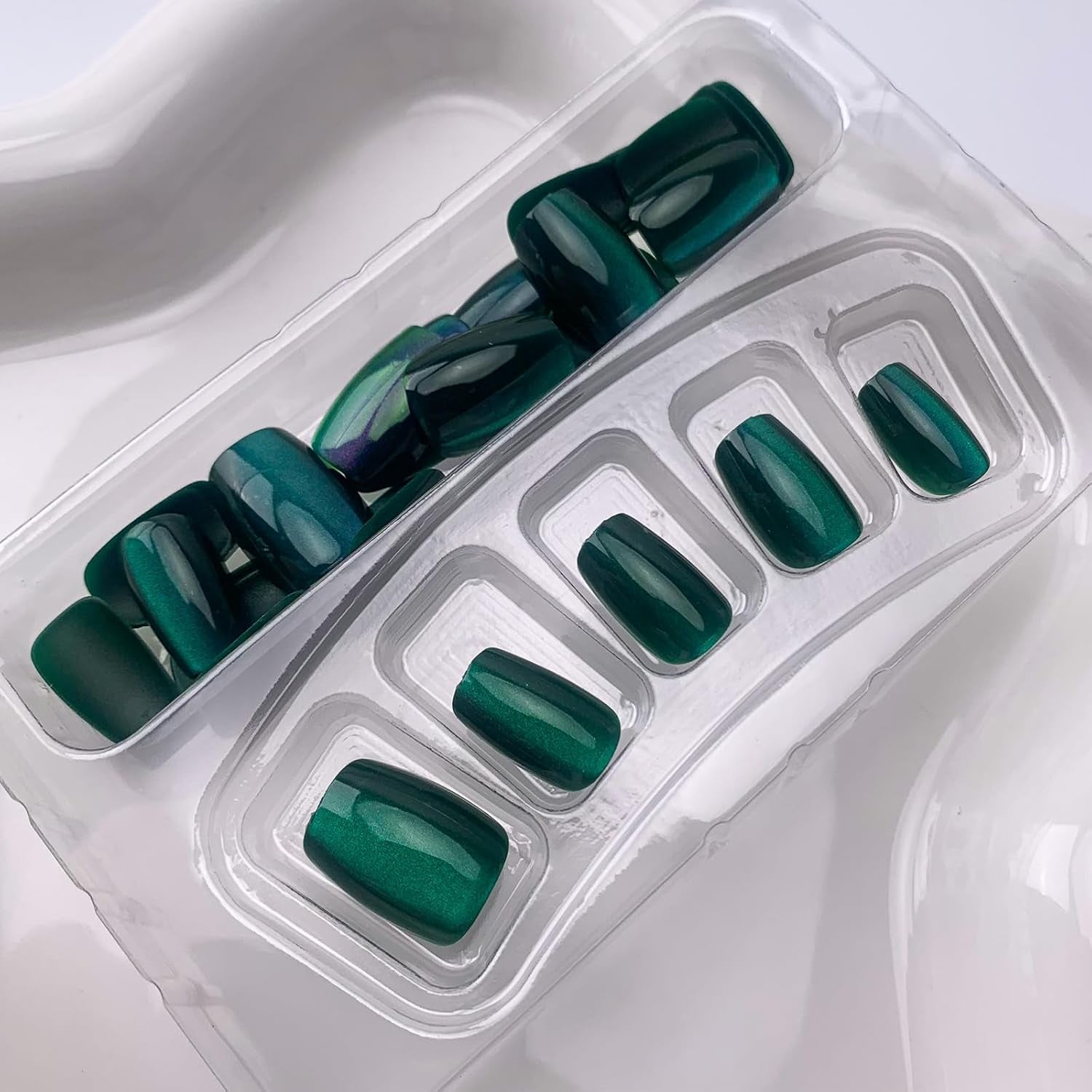 Dark Green Press on Nails Short Square Fake Nails Cat Eye Acrylic Nails Ombre Artificial Glue on Nail Glossy False Nails Xmas Stick on Nail for Women Manicure 30Pcs